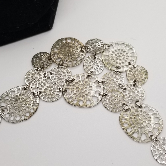 silver tone bib necklace - Picture 4 of 4